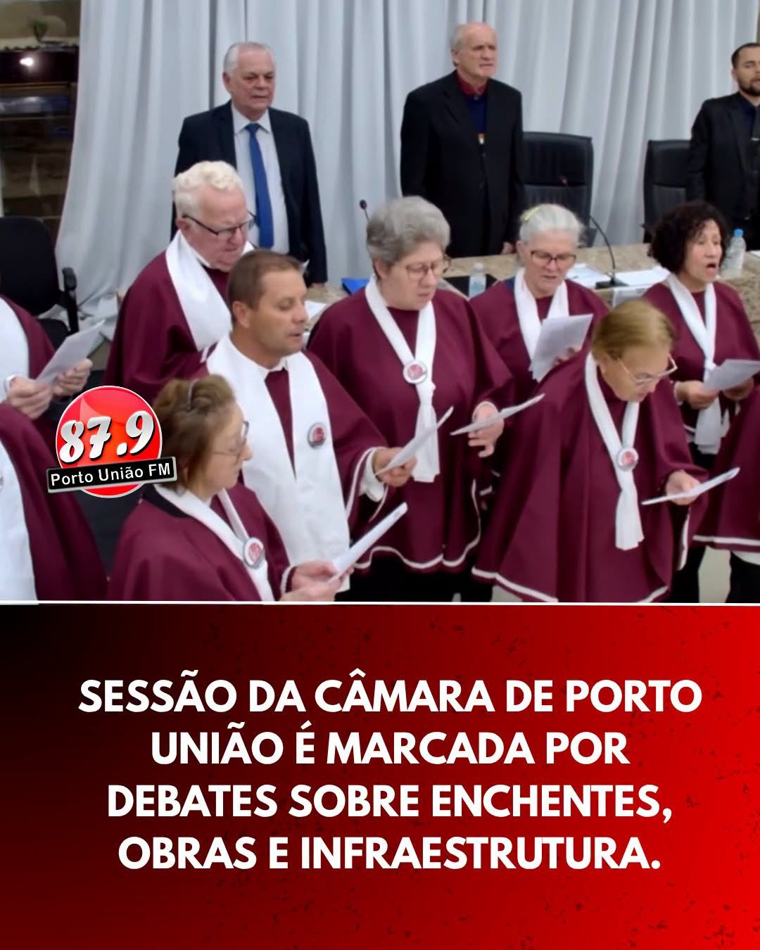 Sessão da Câmara de Porto União é marcada por debates sobre enchentes, obras e infraestrutura A primeira sessão ordinária da Câmara de Vereadores de Porto União na nova sede, realizada na noite desta segunda-feira (14), foi marcada por manifestações relacionadas aos impactos das chuvas e à elevação do nível do Rio Iguaçu.