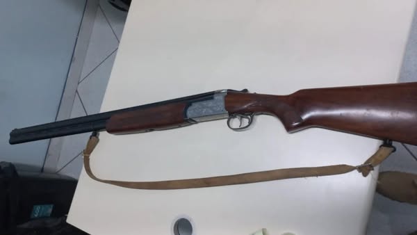 POLÍCIA MILITAR DE CAÇADOR APREENDE ARMA DE FOGO TRANSPORTADA IRREGULARMENTE