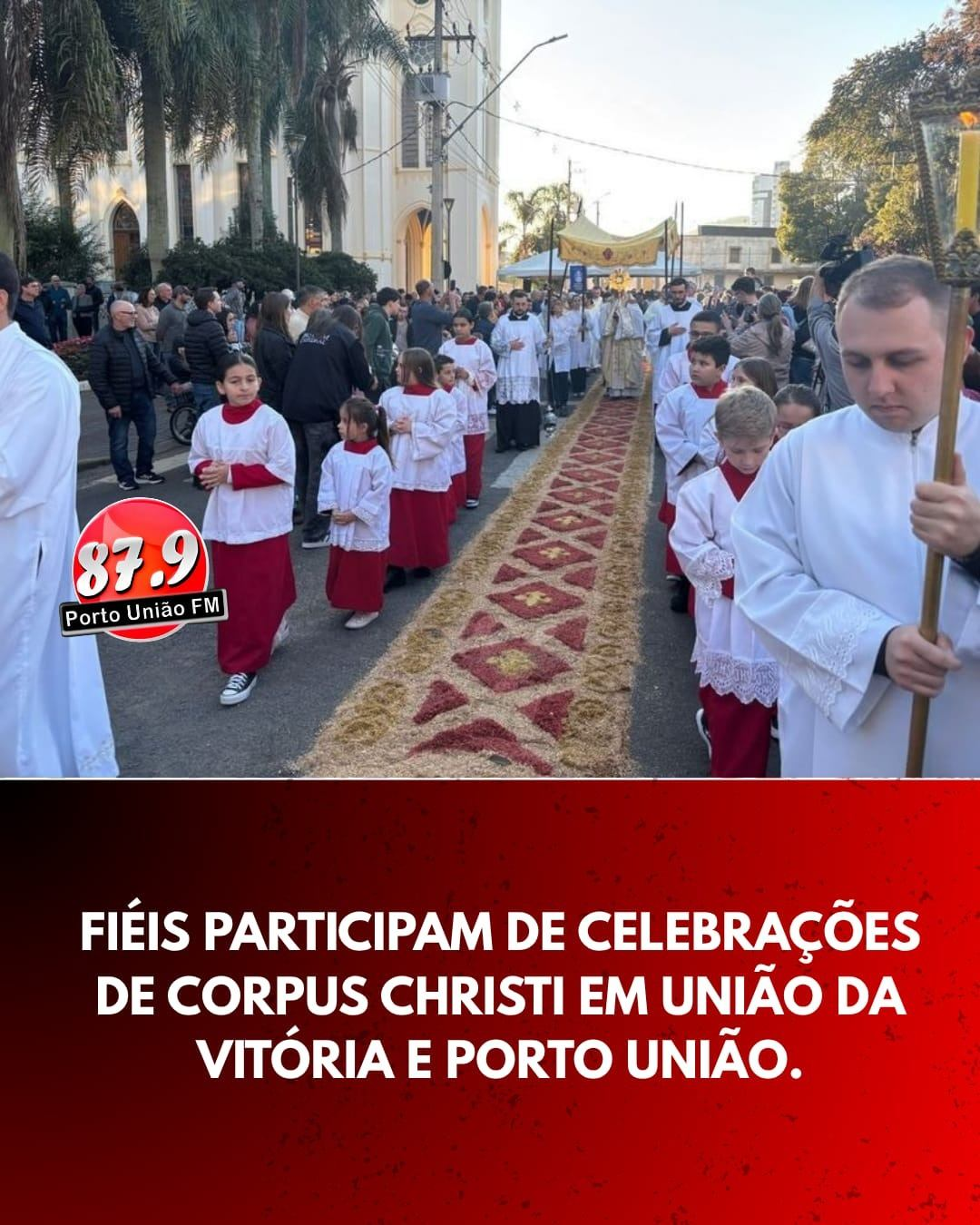 Fiéis celebram Corpus Christi com missa, procissão e tapetes religiosos em União da Vitória e Porto União